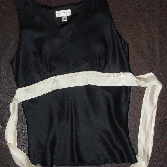Isaac Mizrahi Fitted Black and White Belted Tie Back Shell - Picture 1 of 4